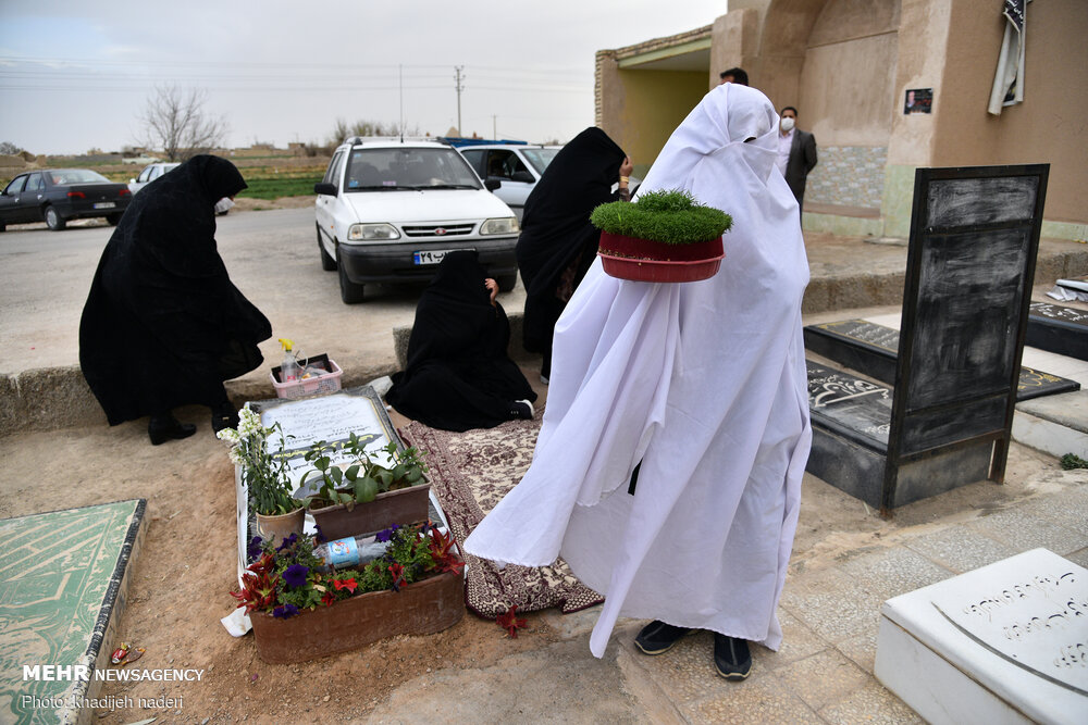 آخرین پنجشنبه سال در شهر فرشتگان سفید + عکس