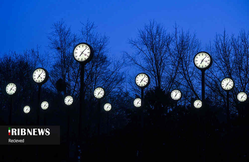 ساعت های هنری نصب شده در پارکی در آلمان + عکس