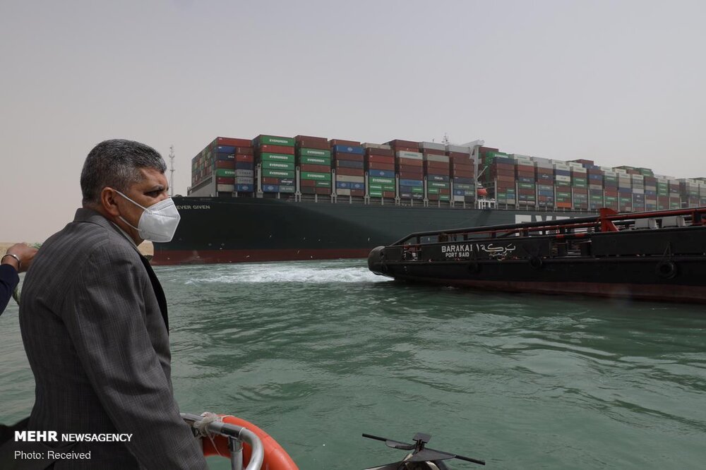 یک کشتی کانال سوئز را بست! + عکس