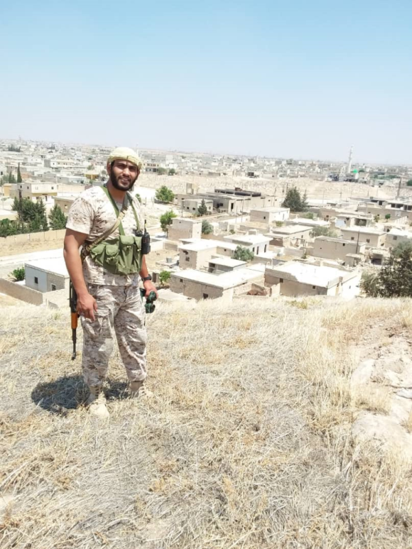 ژست های خداحافظی شهید دهه هفتادی در عکس هایش + عکس