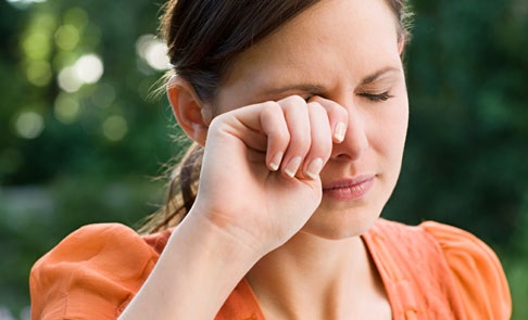 چگونه می‌توان تخریب ماکولا را کنترل و نظارت کرد