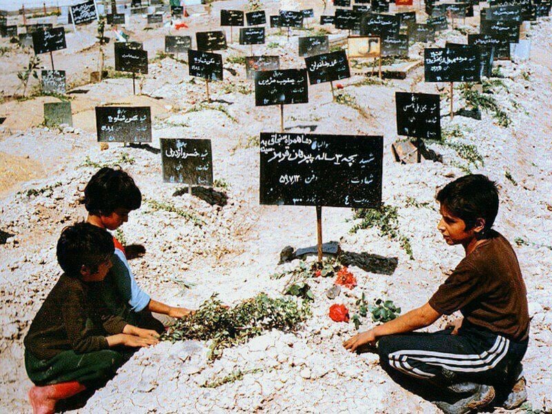  شهید 3ساله با پیراهن قرمز + عکس