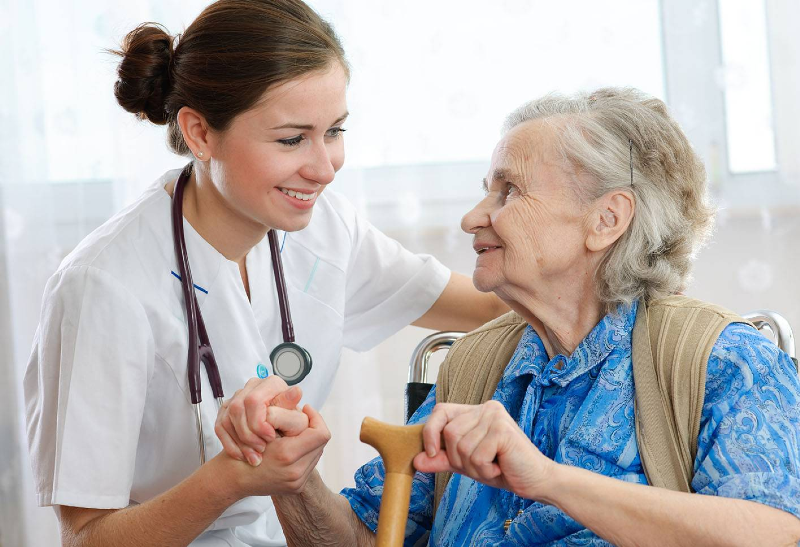 توصیه‌های طلایی برای پرستارانِ افراد مبتلا به آلزایمر