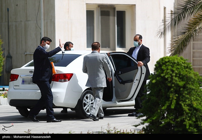خودروی خارجی «محمود واعظی» بعد از جلسه هیات دولت + عکس