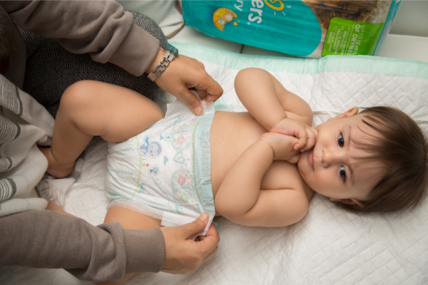 رنگ مدفوع کودک؛ راز‌هایی که نمی‌دانید