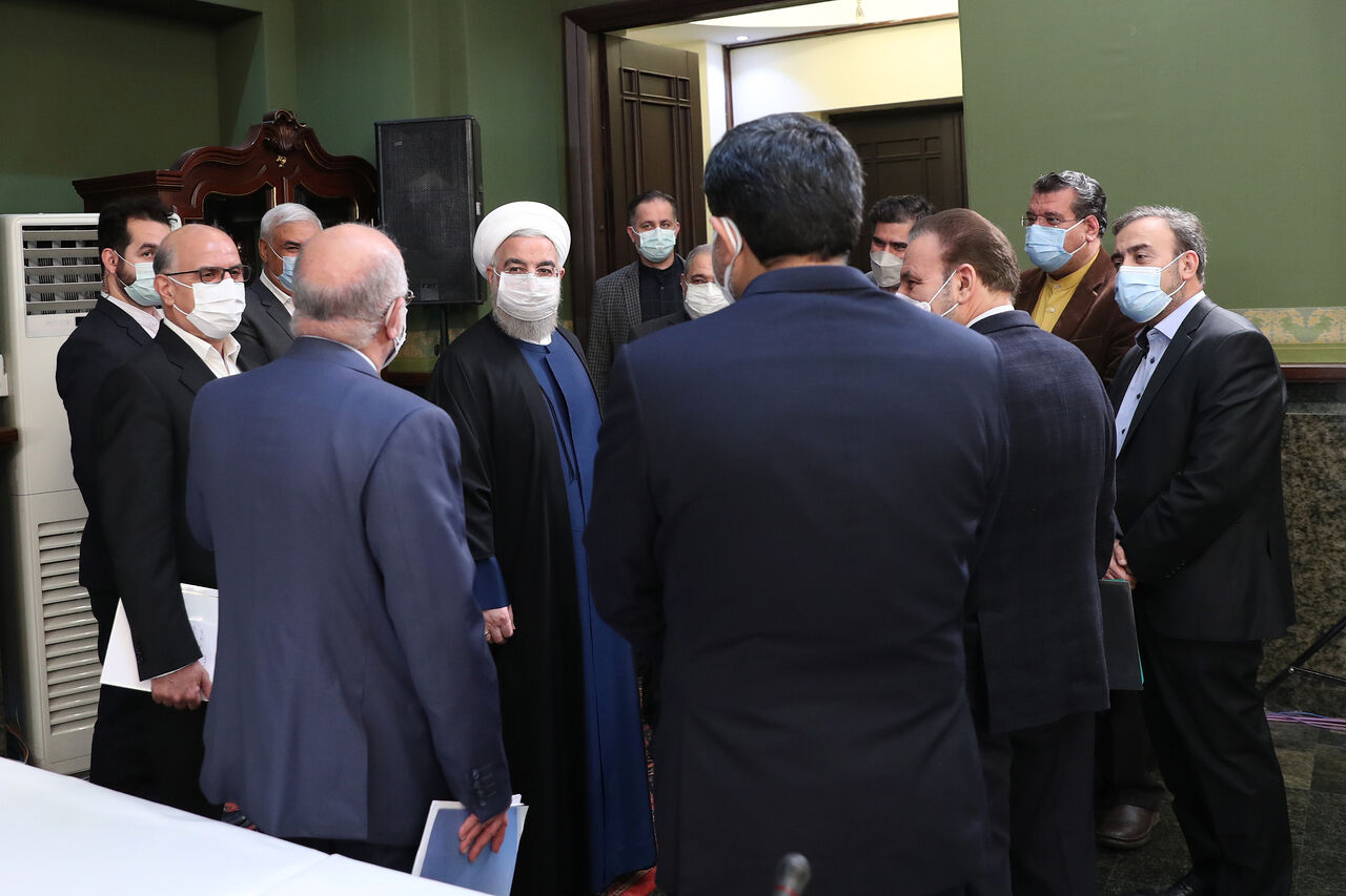 جمع شدن دولتمردان به دور روحانی پس از افتتاح مجازی! + عکس