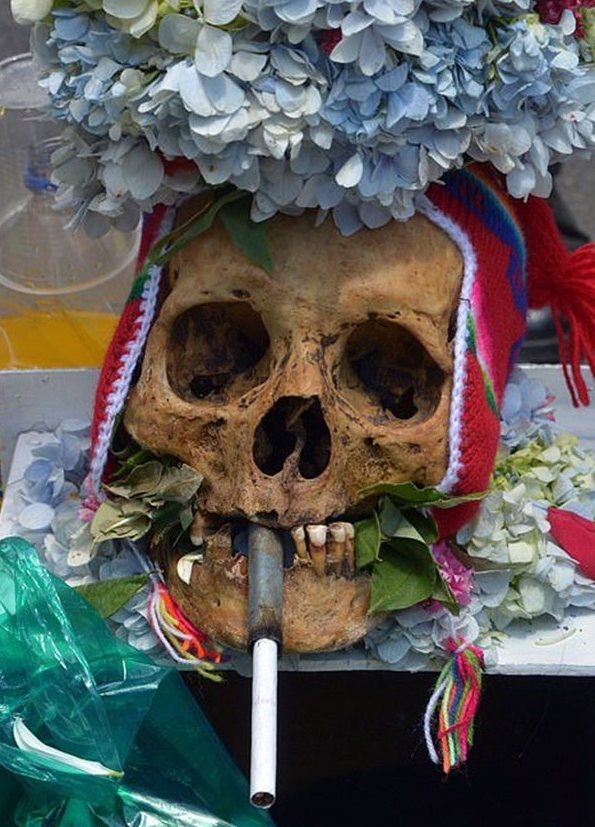 جشن روز جمجمه برای قدردانی از مردگان در بولیوی + عکس