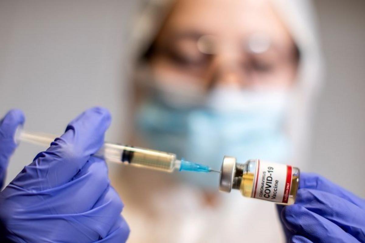 افرادی که عوارض شدیدتری از واکسن کرونا را تجربه می‌کنند