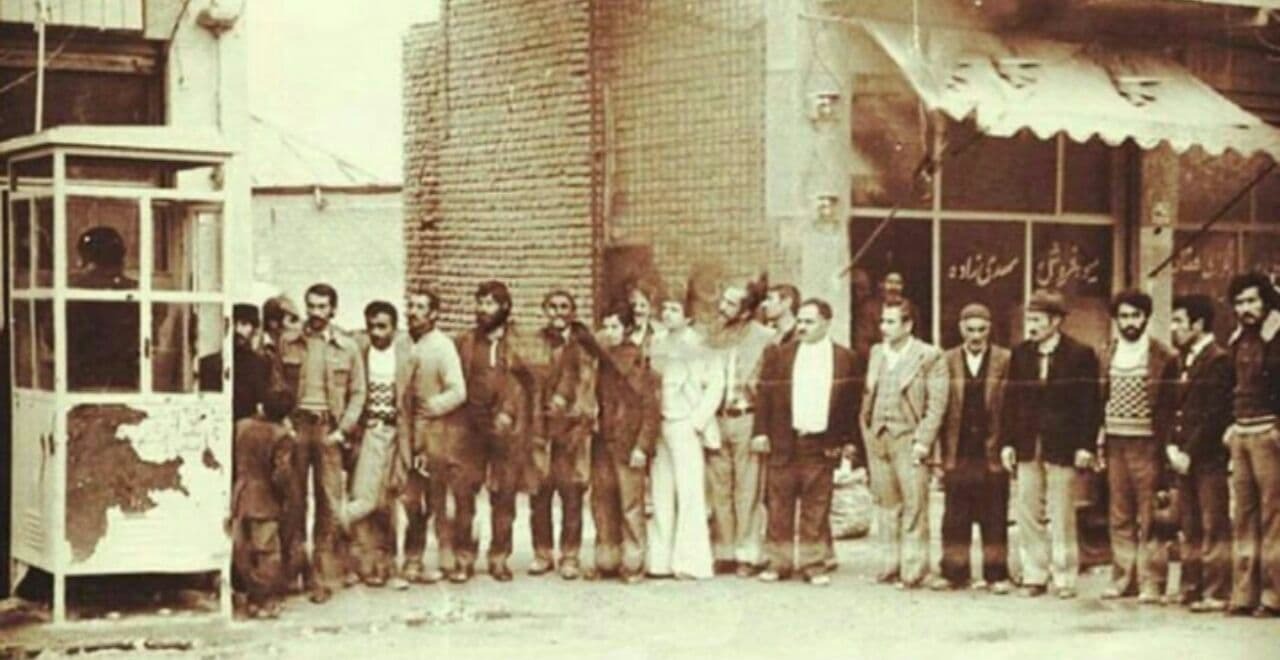 صف عجیب تلفن در دهه ۵۰ + عکس