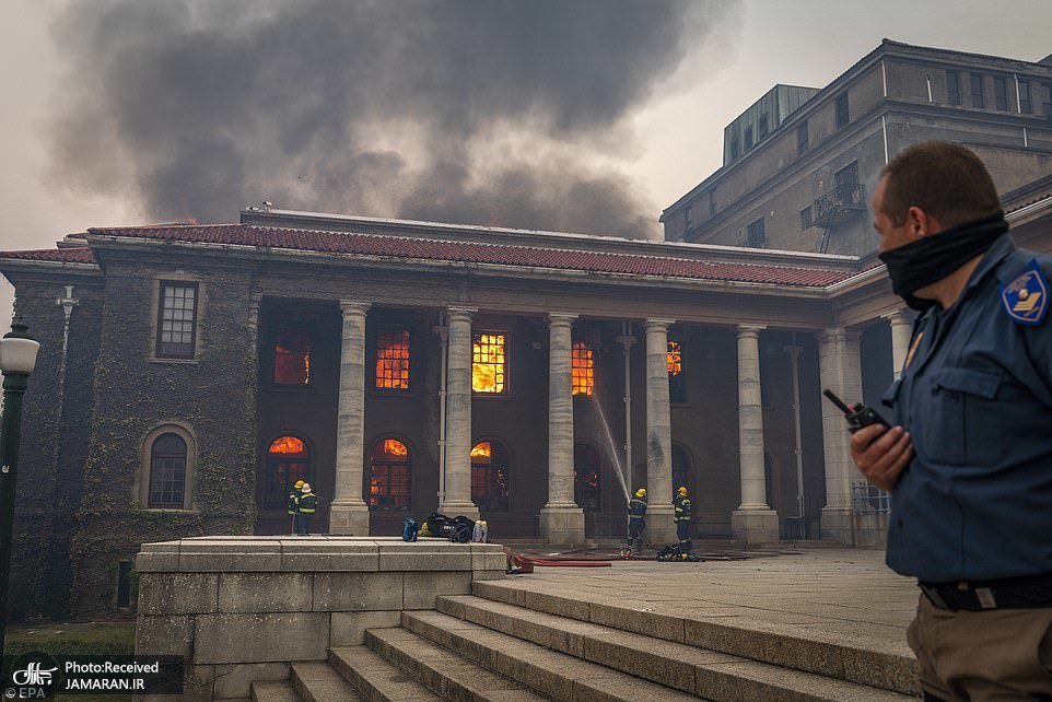 دانشگاه پایتخت آفریقای جنوبی در آتش سوخت + عکس