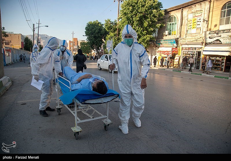 کارناوال نمایشی هشدار خطرات کرونا در کرمانشاه + عکس