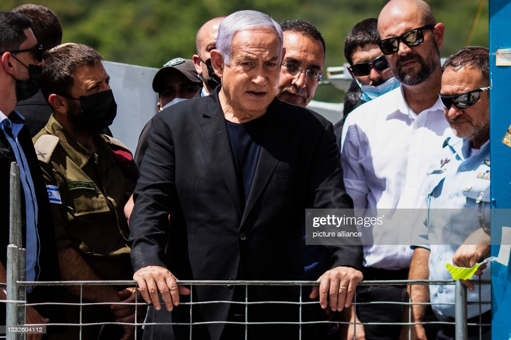  نتانیاهو در محل حادثه مرگبار سقوط پل + عکس