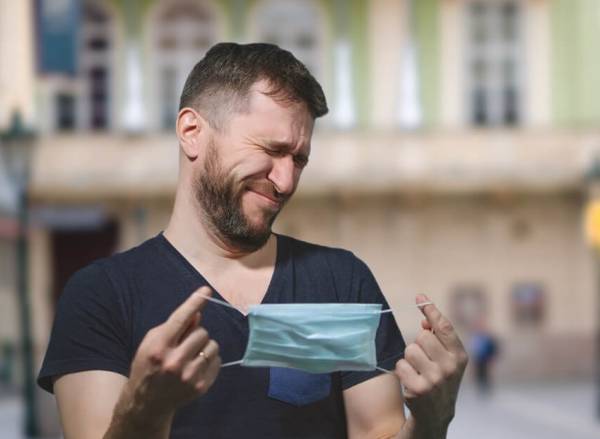 رفع بوی بد دهان هنگام استفاده از ماسک