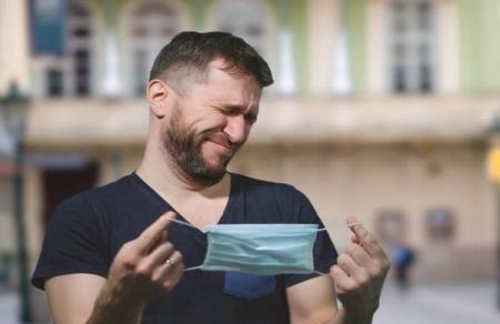 رفع بوی بد دهان هنگام استفاده از ماسک