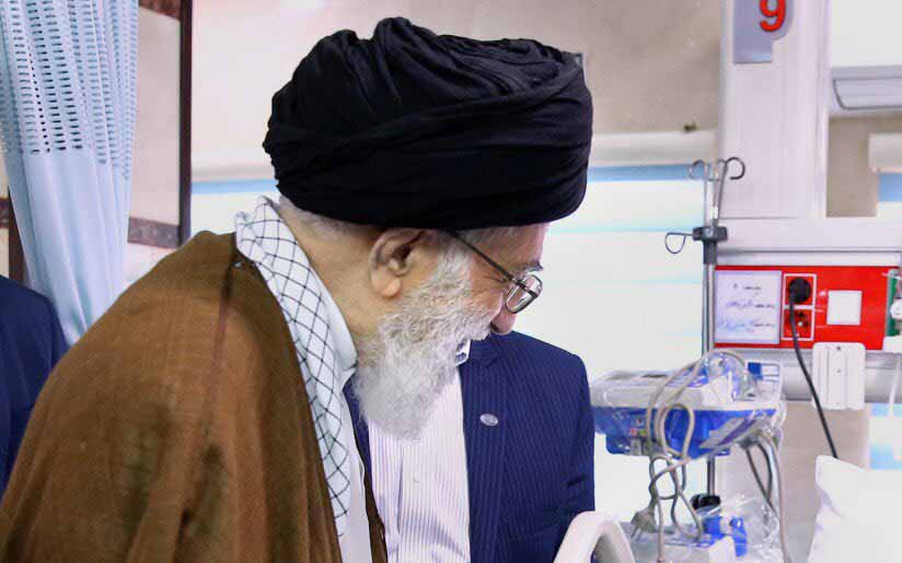 رهبر انقلاب به دیدار کدام پروفسور رفتند؟ + عکس