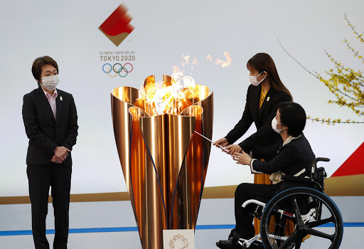 پیرترین فرد جهان از حمل مشعل المپیک پشیمان شد! + عکس