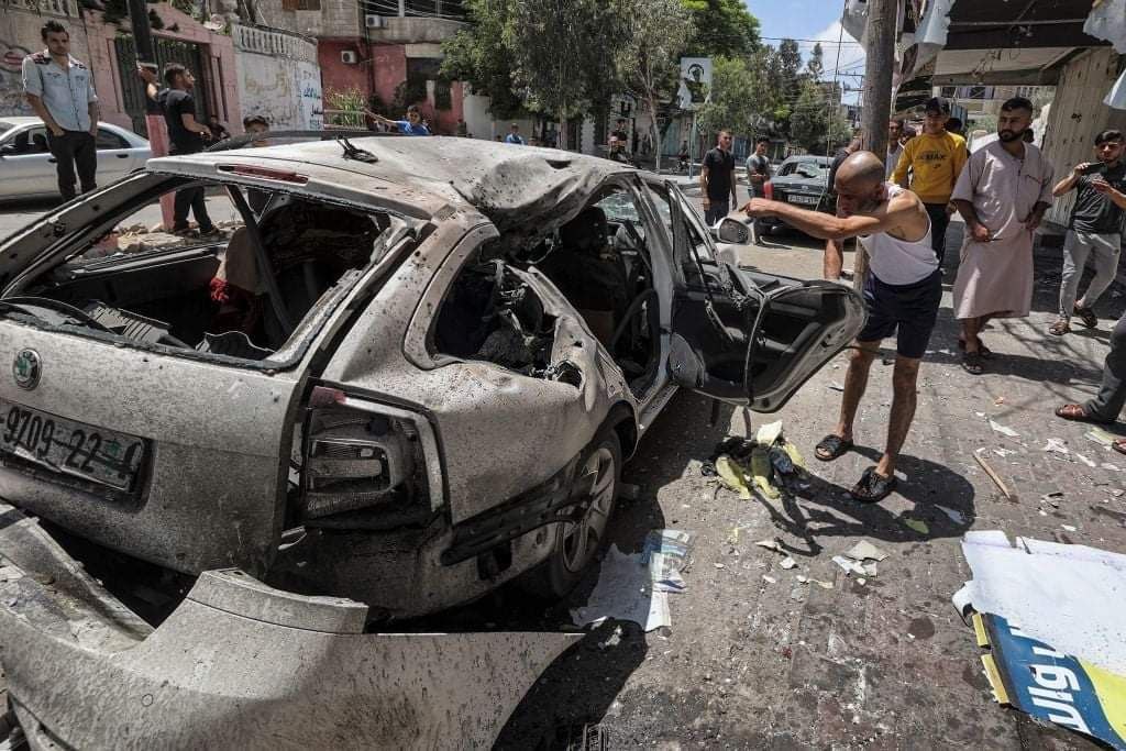 اصابت موشک صهیونیست‌ها به خودرو خانواده فلسطینی + عکس