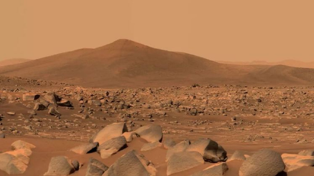  کشف سنگ های مرموز توسط مریخ نورد ناسا + تصویر