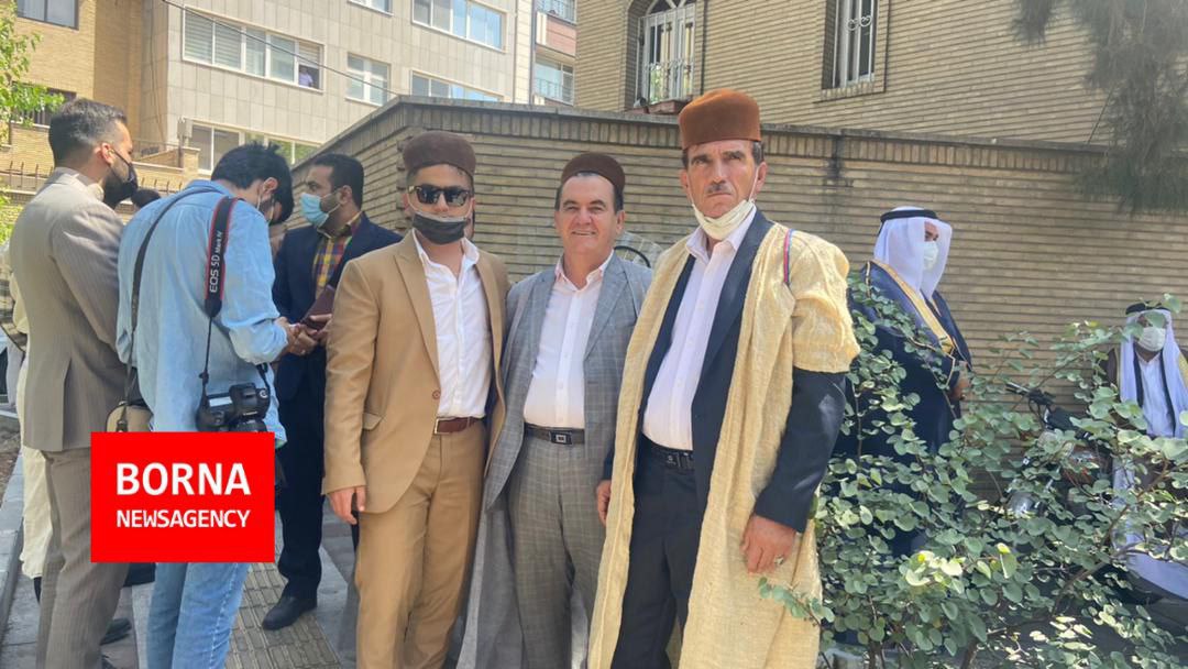 طرفداران رییسی در مقابل درب وزارت کشور + عکس