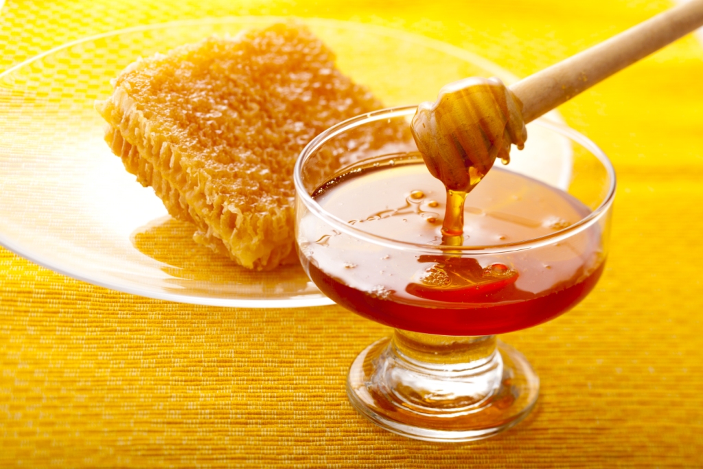 6 خاصیت خوردن عسل خام