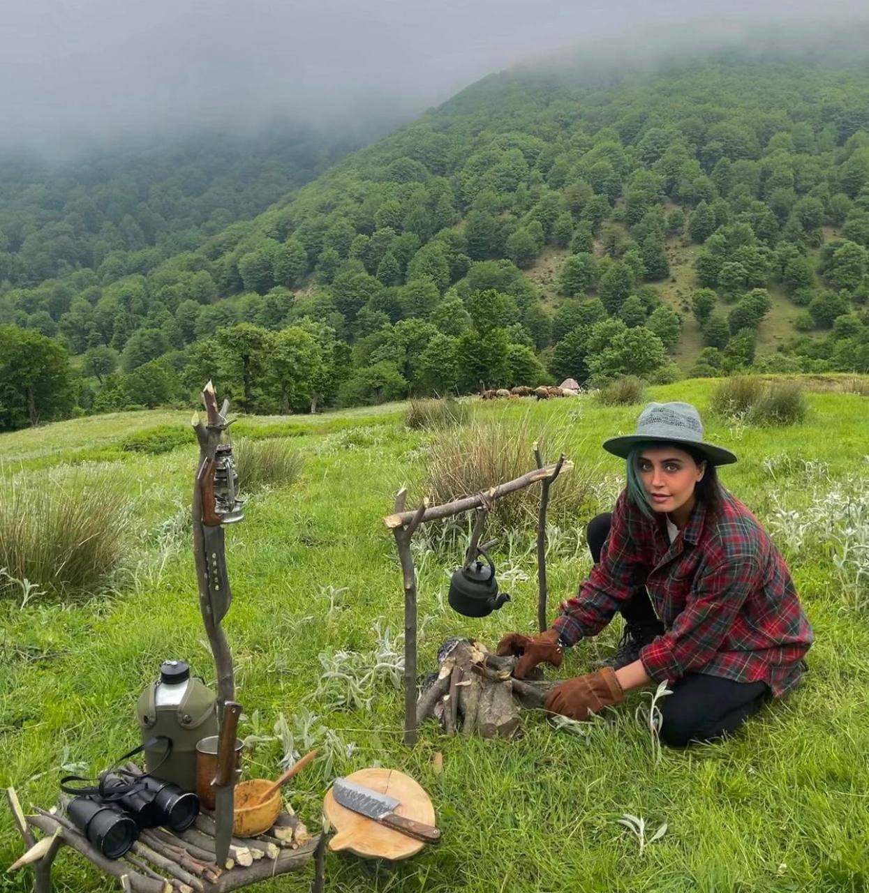 طبیعت گردی النا‌ز شا‌کردوست + عکس