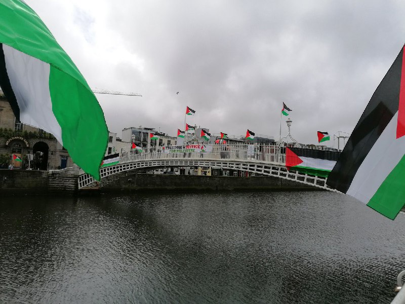 اهتزاز پرچم های فلسطین در ایرلند + عکس