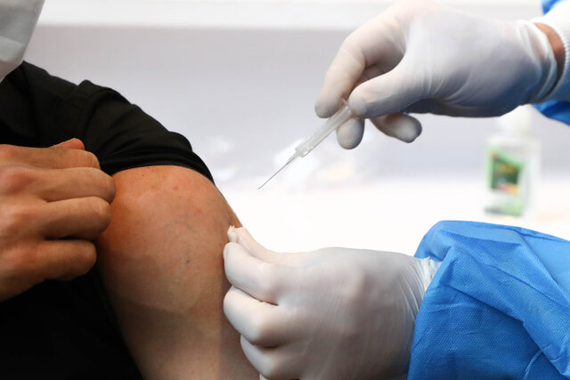 سامانه ثبت‌نام واکسن کرونا برای ۷۵ ساله‌ها باز شد+عکس