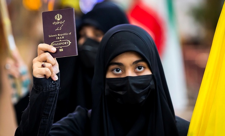 اعلام آمادگی قمی‌ها برای رفتن به قدس در فرودگاه امام + عکس