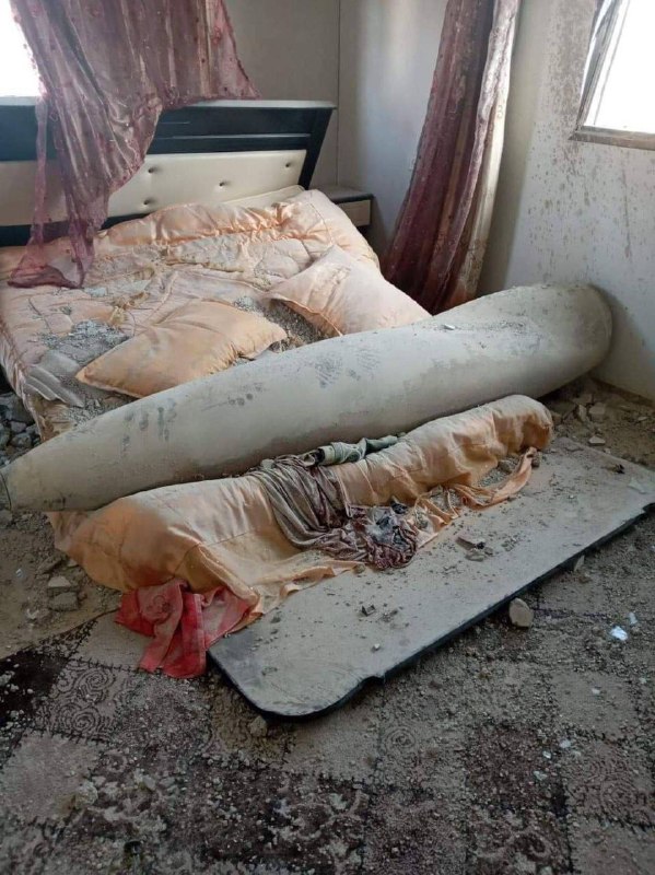 تصویری از‌ بمب عمل نکرده در خانه یک فلسطینی + عکس