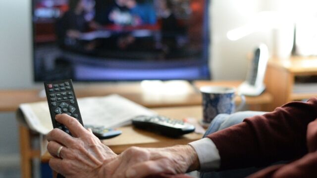 تماشای بیش از حد تلویزیون چه بلایی سر مغز می آورد؟
