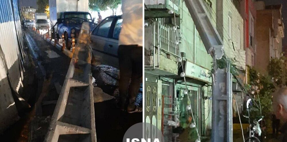 شکسته شدن تیر چراغ برق و درختان در تهران پس از تندباد + عکس