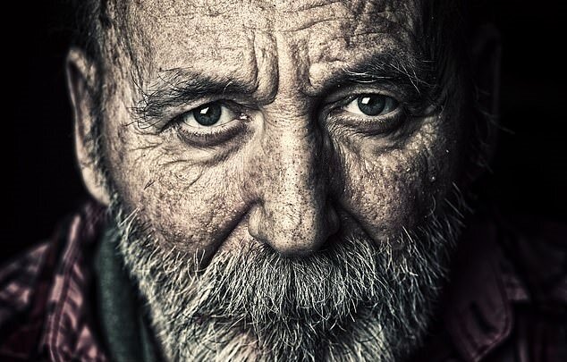 بیشترین سن یک انسان چقدر می تواند باشد؟