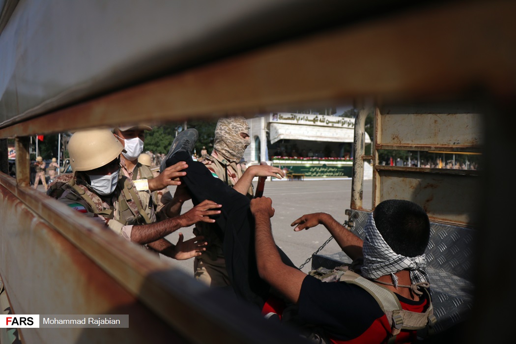 درگیری فرضی مرزبانان با اشرار در مرز ها + عکس