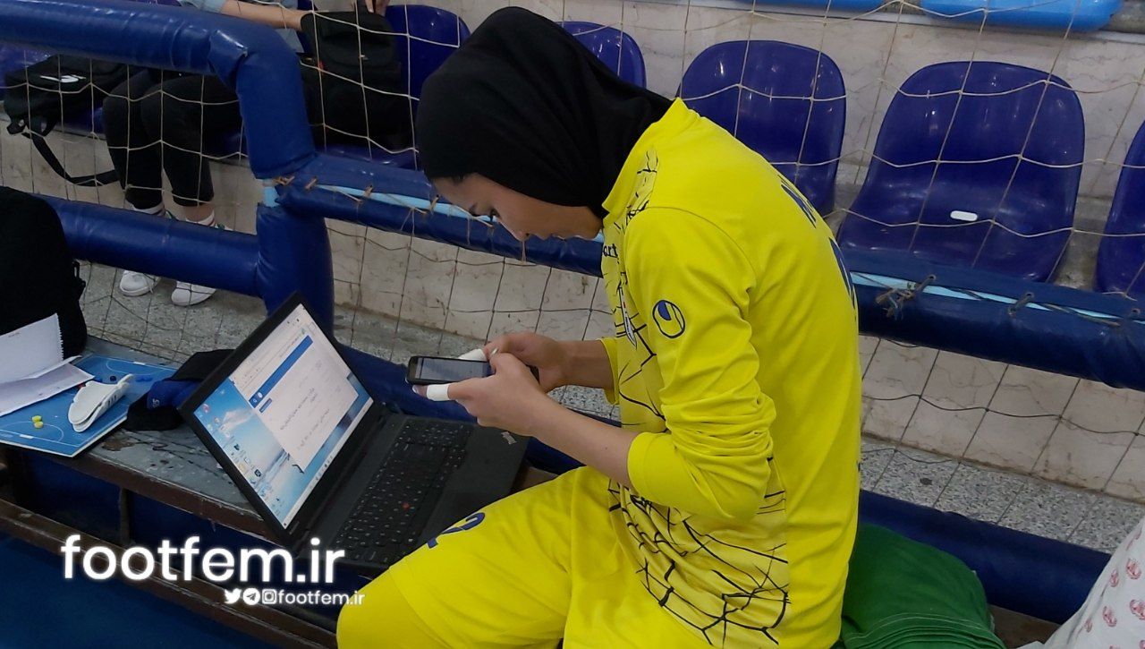 امتحان آنلاین وسط لیگ فوتسال زنان+ عکس