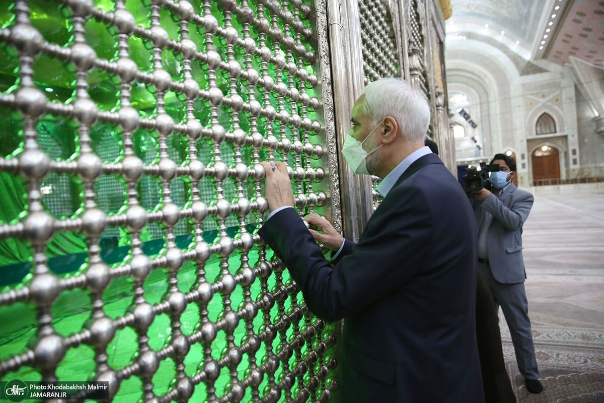 حضور محسن مهرعلیزاده در حرم مطهر امام خمینی(ره) + عکس