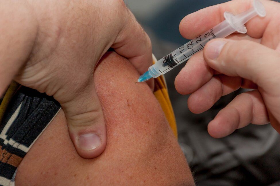 تزریق واکسن آنفلوانزا در بارداری خطر ابتلا به آسم را افزایش می‌دهد؟