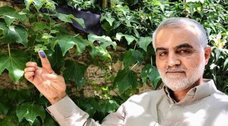 حاج قاسم سلیمانی پس از شرکت در انتخابات سال ۱۳۹۶ + عکس