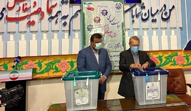 حضور علی لاریجانی پای صندوق رای در استانداری مازندران + عکس