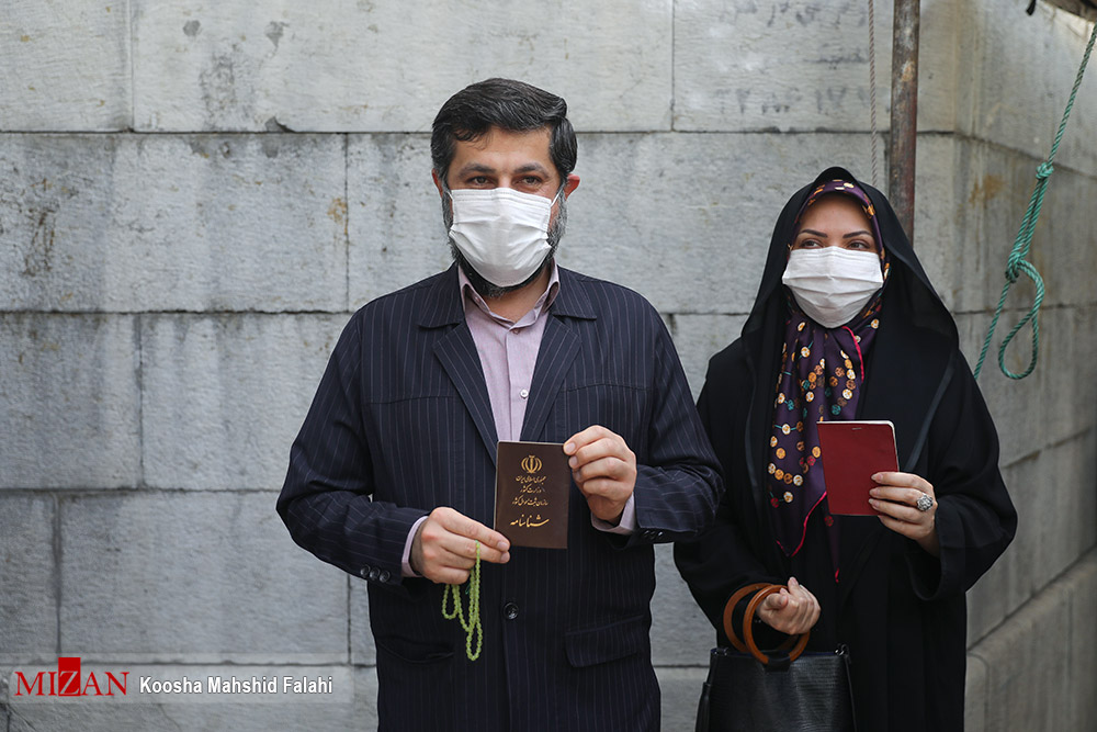  استاندار سابق خوزستان به همراه همسرش + عکس