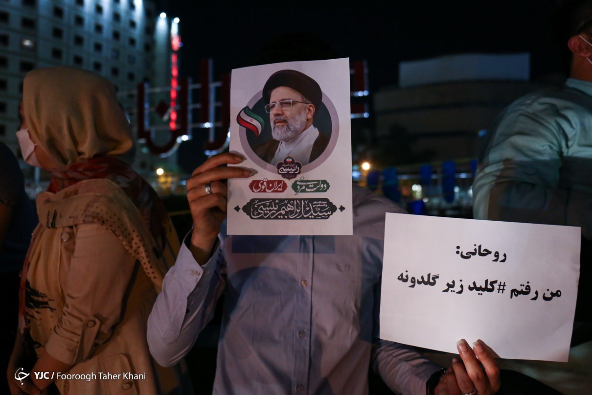 شوخی با رییس جمهور فعلی + عکس