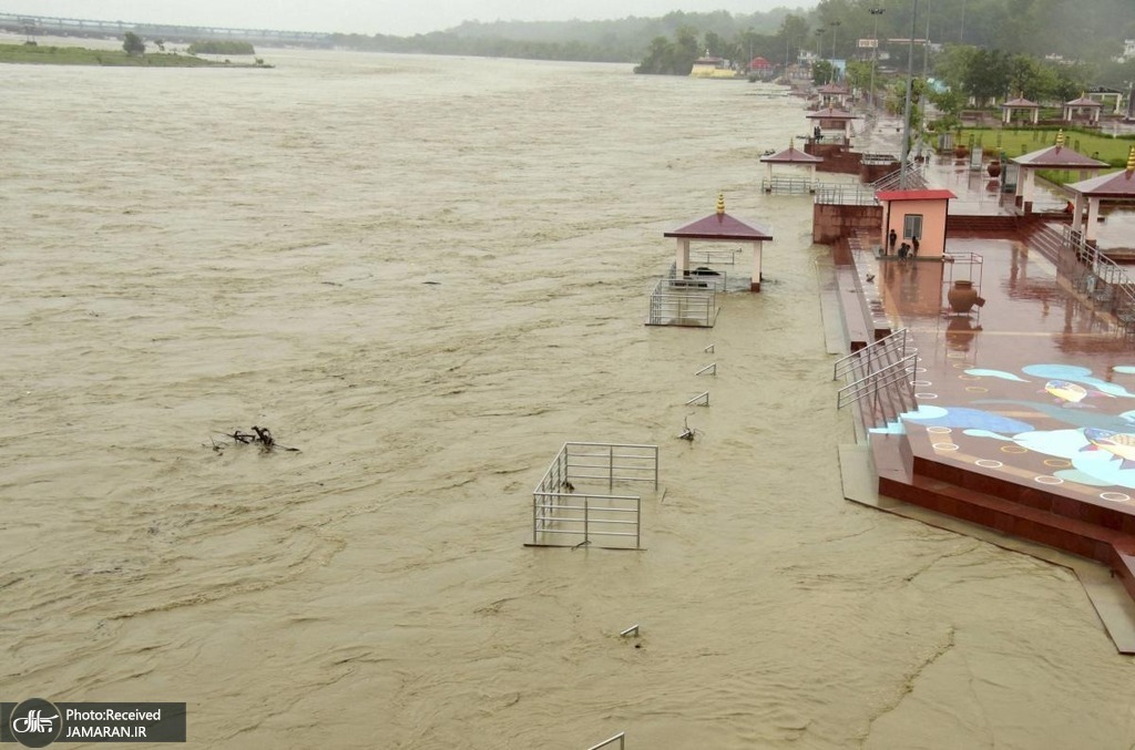 جاری شدن سیل در شهر هاریدوار کشور هند + عکس