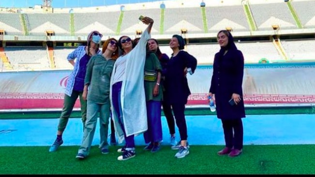 حضور ترانه علیدوستی در استادیوم آزادی + عکس