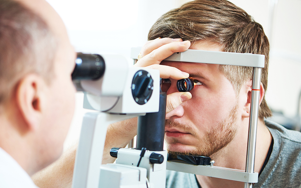 اختصاصی/درمان سرطان نادرو غیر قابل درمان چشم
