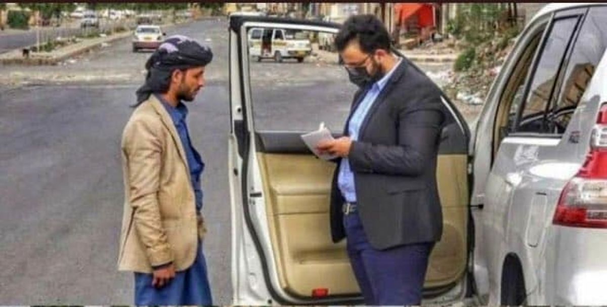 پشت نویسی جالب ماشین دکتری در یمن + عکس