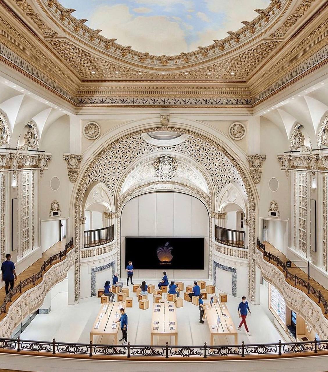 افتتاح فروشگاه جدید و فوق العاده زیبای اپل در لس‌آنجلس + عکس