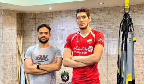 بلند قامت ترین والیبالیست ایران با ۱۶ سال سن! + عکس