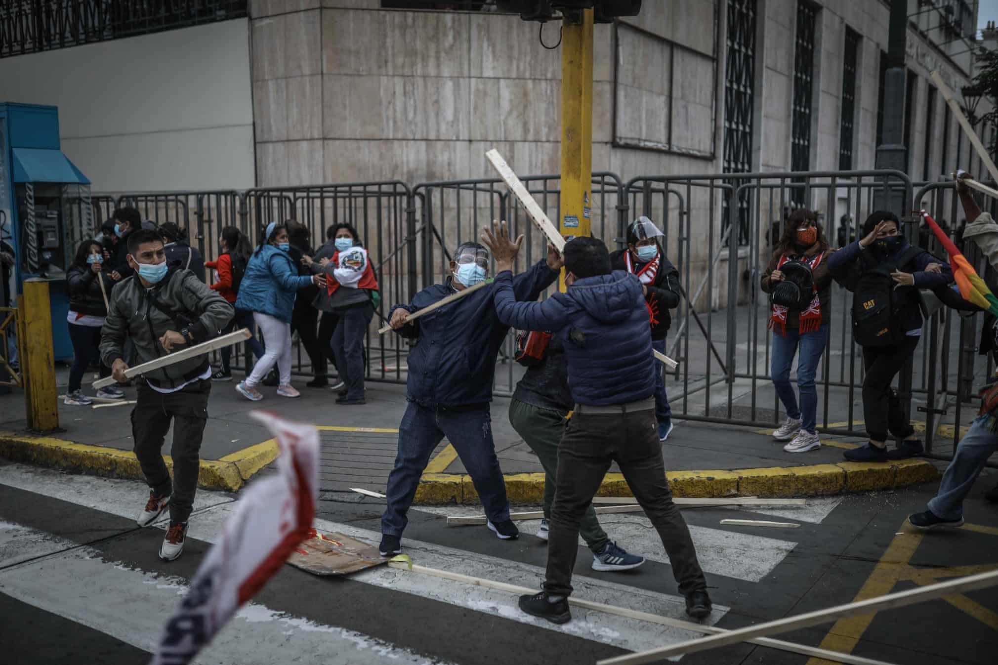 درگیری بین طرفداران نامزدهای انتخابات در پرو + عکس