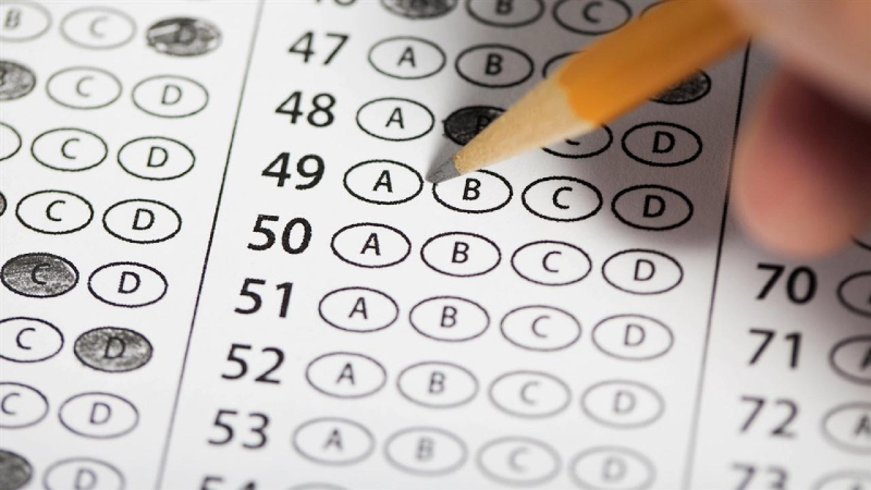 جوانترین داوطلب کنکور سراسری ۱۴۰۰ +عکس