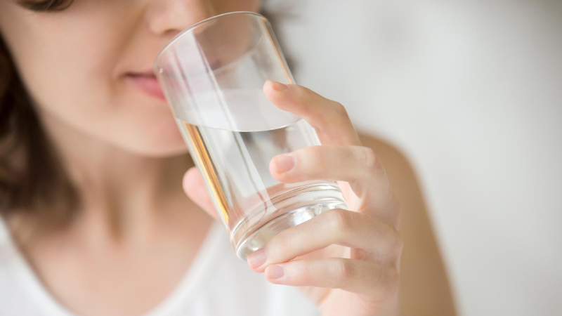 طب سنتی مفید بودن نوشیدن آب هنگام صبح را رد کرد