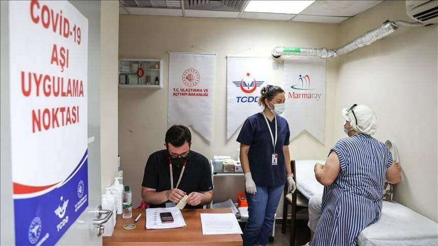 آغاز روند تزریق واکسن کرونا در ایستگاه‌های متروی استانبول
